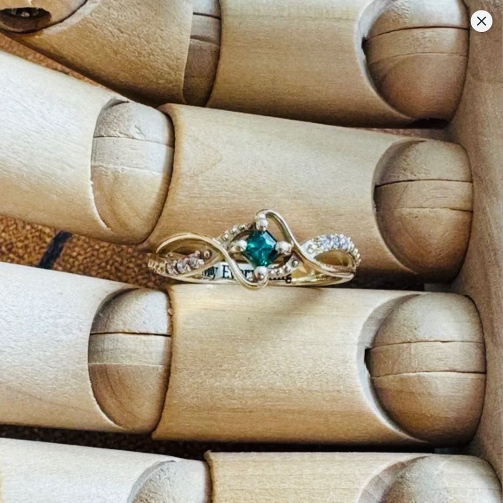 10KYG My Everything Emerald Accented With Pave' Twisted Split Shank